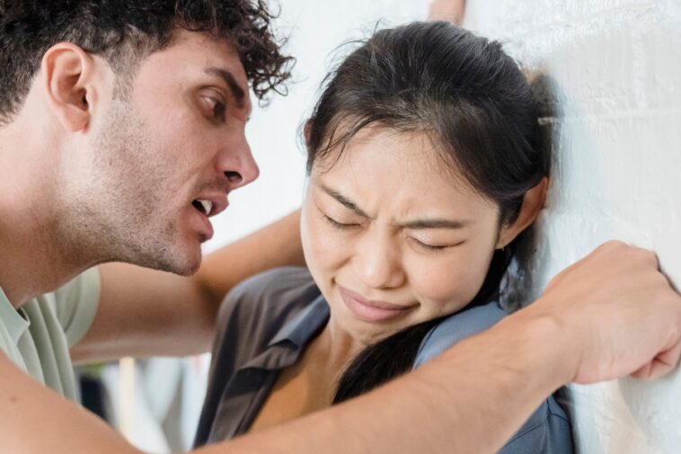 7 Better Things to Do Instead of Staying in a Toxic Relationship