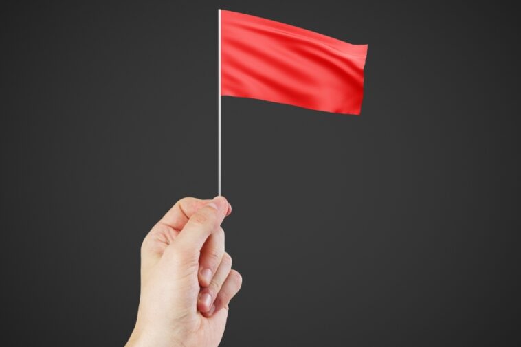20 Reasons You Suck at Spotting Relationship Red Flags