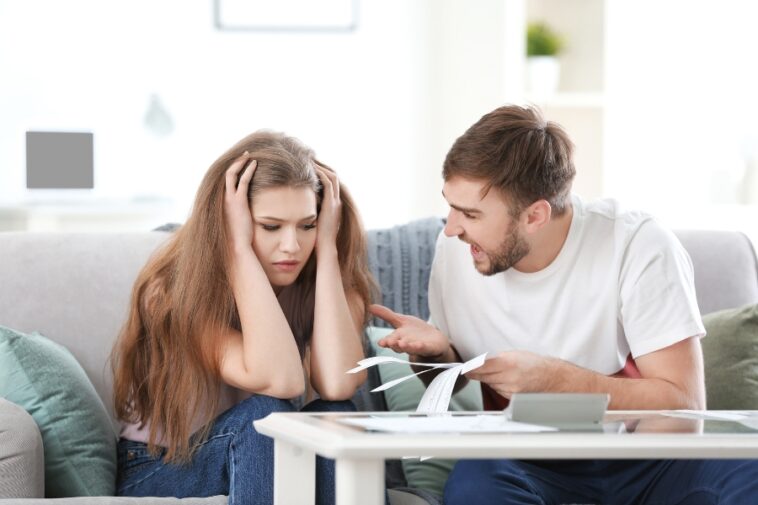 How to Handle Money in a Relationship